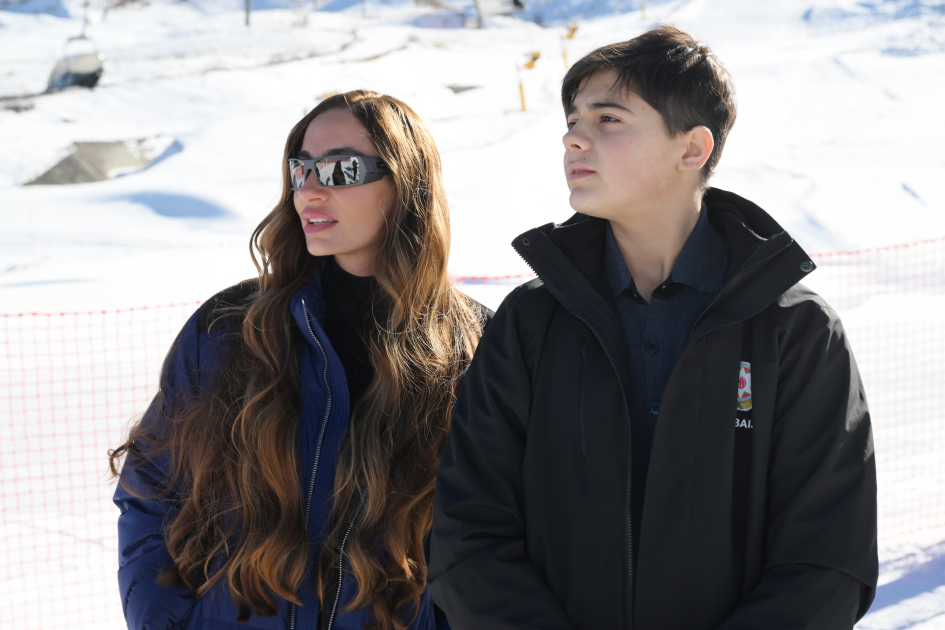 Prezident İlham Əliyev və Birinci xanım Mehriban Əliyeva Şahdağda “Lakeside” hotelində aparılmış işlərlə və “Xizək klubu” binasının tikintisi ilə tanış olublar (YENİLƏNİB-2) (FOTO/VİDEO)