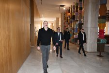 Prezident İlham Əliyev və Birinci xanım Mehriban Əliyeva Şahdağda “Lakeside” hotelində aparılmış işlərlə və “Xizək klubu” binasının tikintisi ilə tanış olublar (YENİLƏNİB-2) (FOTO/VİDEO)