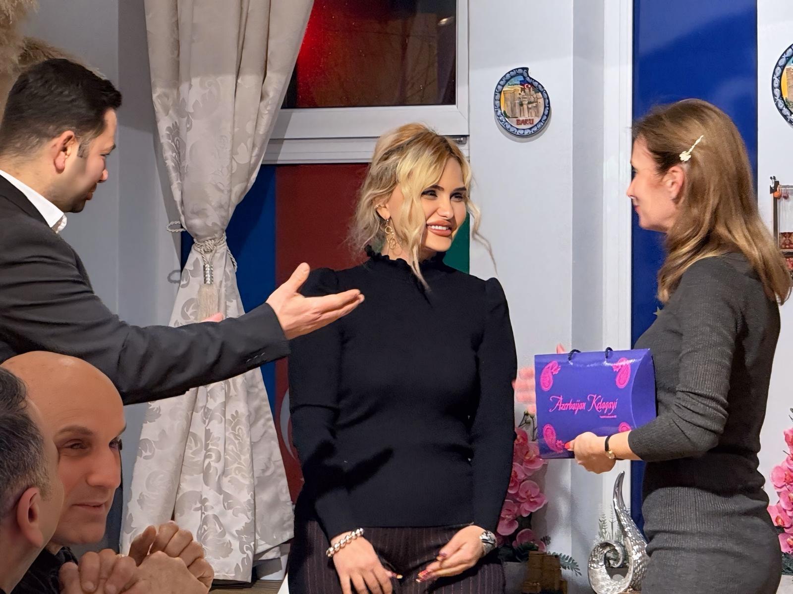 Diaspor fəalları təşəkkürnamə ilə təltif olundu (FOTO)