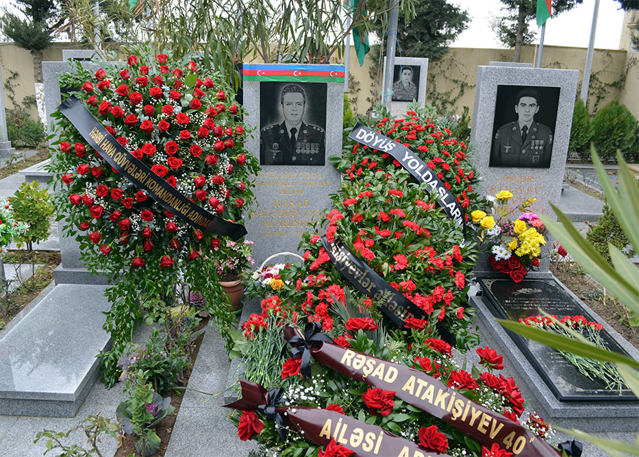 Şəhid hərbi pilot Rəşad Atakişiyevin xatirəsi yad edilib (FOTO)
