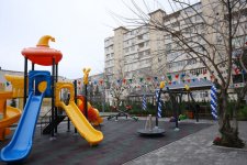 Heydər Əliyev Fondunun vitse-prezidenti Leyla Əliyeva və Baku Media Mərkəzinin rəhbəri Arzu Əliyevanın iştirakı ilə Bakıda yenilənmiş həyətlər istifadəyə verilib (FOTO)