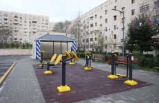 Heydər Əliyev Fondunun vitse-prezidenti Leyla Əliyeva və Baku Media Mərkəzinin rəhbəri Arzu Əliyevanın iştirakı ilə Bakıda yenilənmiş həyətlər istifadəyə verilib (FOTO)