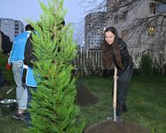 Heydər Əliyev Fondunun vitse-prezidenti Leyla Əliyeva və Baku Media Mərkəzinin rəhbəri Arzu Əliyevanın iştirakı ilə Bakıda yenilənmiş həyətlər istifadəyə verilib (FOTO)