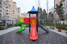 Heydər Əliyev Fondunun vitse-prezidenti Leyla Əliyeva və Baku Media Mərkəzinin rəhbəri Arzu Əliyevanın iştirakı ilə Bakıda yenilənmiş həyətlər istifadəyə verilib (FOTO)