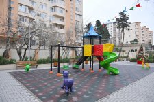 Heydər Əliyev Fondunun vitse-prezidenti Leyla Əliyeva və Baku Media Mərkəzinin rəhbəri Arzu Əliyevanın iştirakı ilə Bakıda yenilənmiş həyətlər istifadəyə verilib (FOTO)