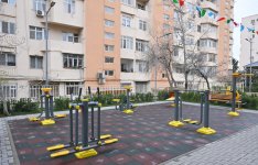 Heydər Əliyev Fondunun vitse-prezidenti Leyla Əliyeva və Baku Media Mərkəzinin rəhbəri Arzu Əliyevanın iştirakı ilə Bakıda yenilənmiş həyətlər istifadəyə verilib (FOTO)