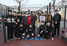 Heydər Əliyev Fondunun vitse-prezidenti Leyla Əliyeva və Baku Media Mərkəzinin rəhbəri Arzu Əliyevanın iştirakı ilə Bakıda yenilənmiş həyətlər istifadəyə verilib (FOTO)