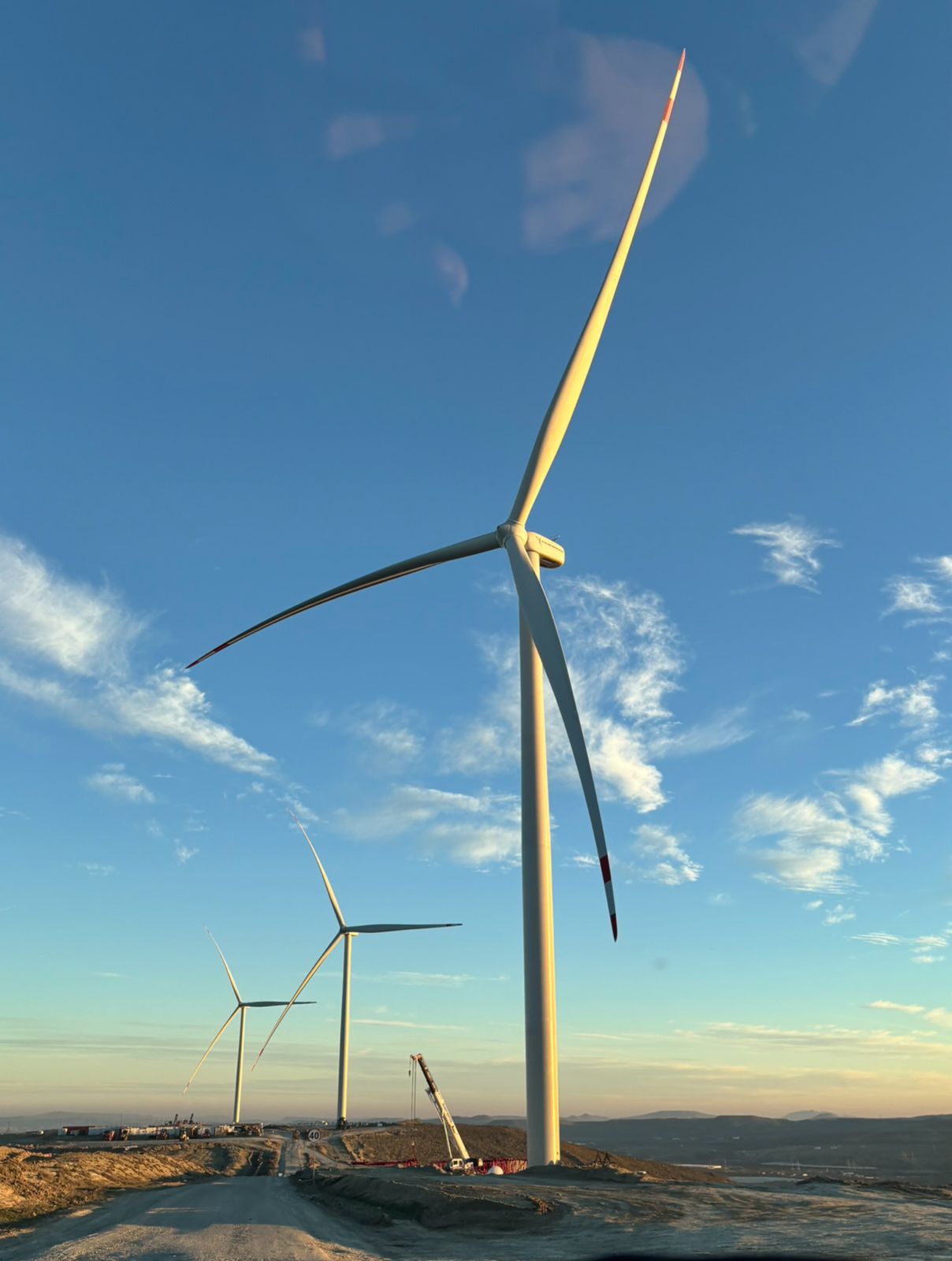 Xızı-Abşeron külək elektrik stansiyası layihəsi çərçivəsində üç yeni külək turbini quraşdırılıb
