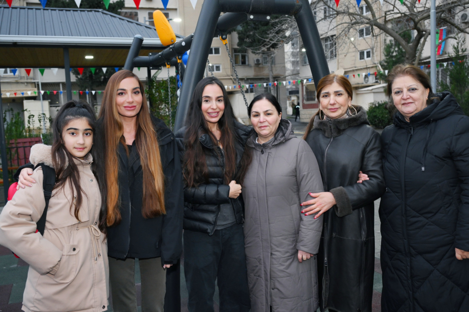 Heydər Əliyev Fondunun vitse-prezidenti Leyla Əliyeva və Baku Media Mərkəzinin rəhbəri Arzu Əliyevanın iştirakı ilə Bakıda yenilənmiş həyətlər istifadəyə verilib (FOTO)