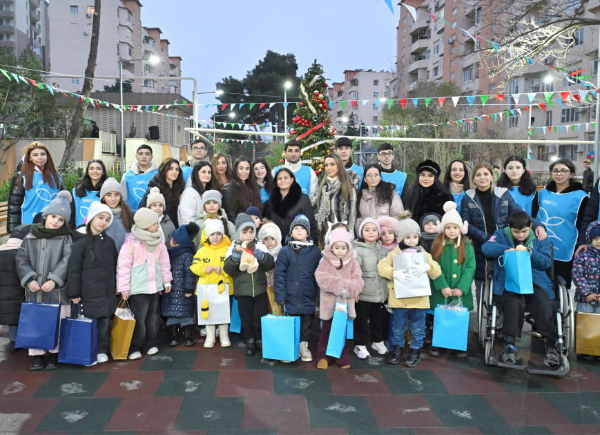 Heydər Əliyev Fondunun vitse-prezidenti Leyla Əliyeva və Baku Media Mərkəzinin rəhbəri Arzu Əliyevanın iştirakı ilə Bakıda yenilənmiş həyətlər istifadəyə verilib (FOTO)