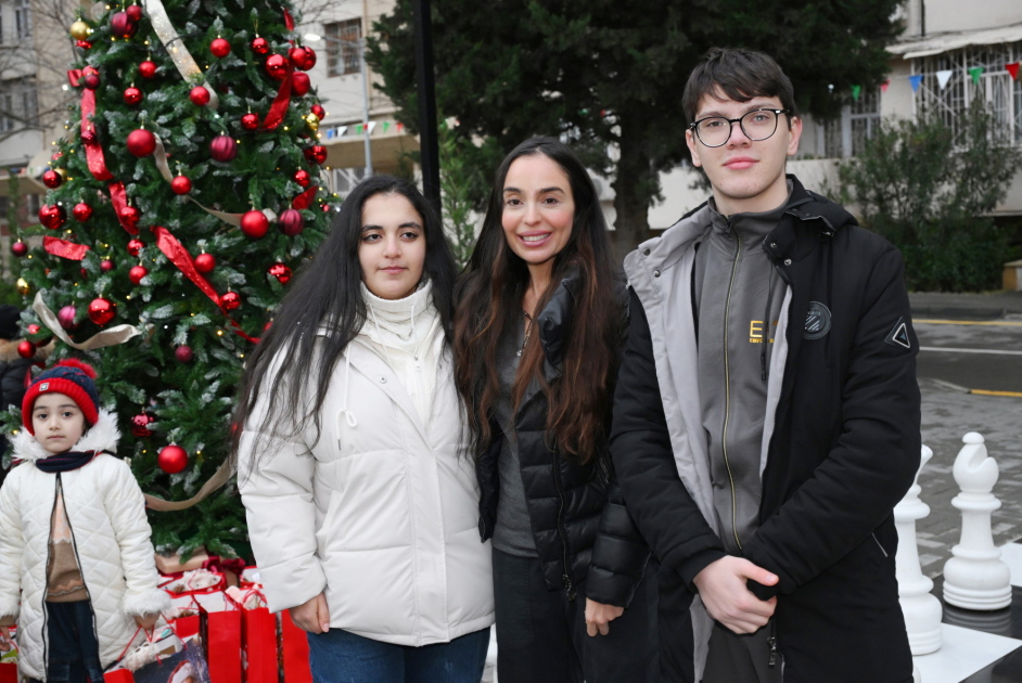 Heydər Əliyev Fondunun vitse-prezidenti Leyla Əliyeva və Baku Media Mərkəzinin rəhbəri Arzu Əliyevanın iştirakı ilə Bakıda yenilənmiş həyətlər istifadəyə verilib (FOTO)