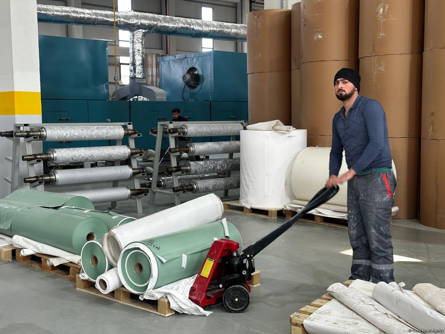 Şirkətimiz növbəti ildə oboy istehsalının yarısını Gürcüstana ixrac edəcək - Direktor müavini (FOTO)