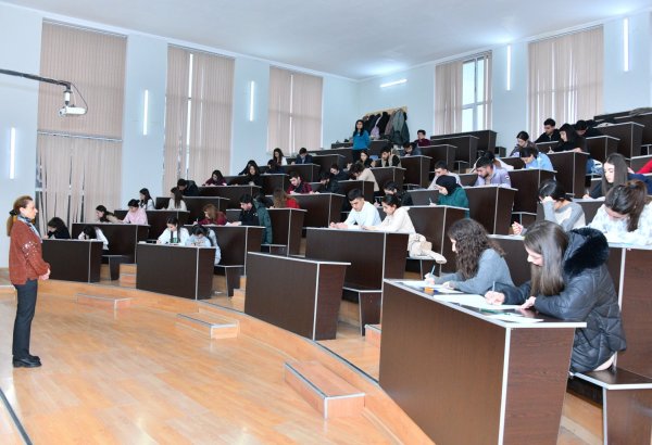 Bu universitetdə işçilər kütləvi ixtisar edilir? - RƏSMİ AÇIQLAMA
