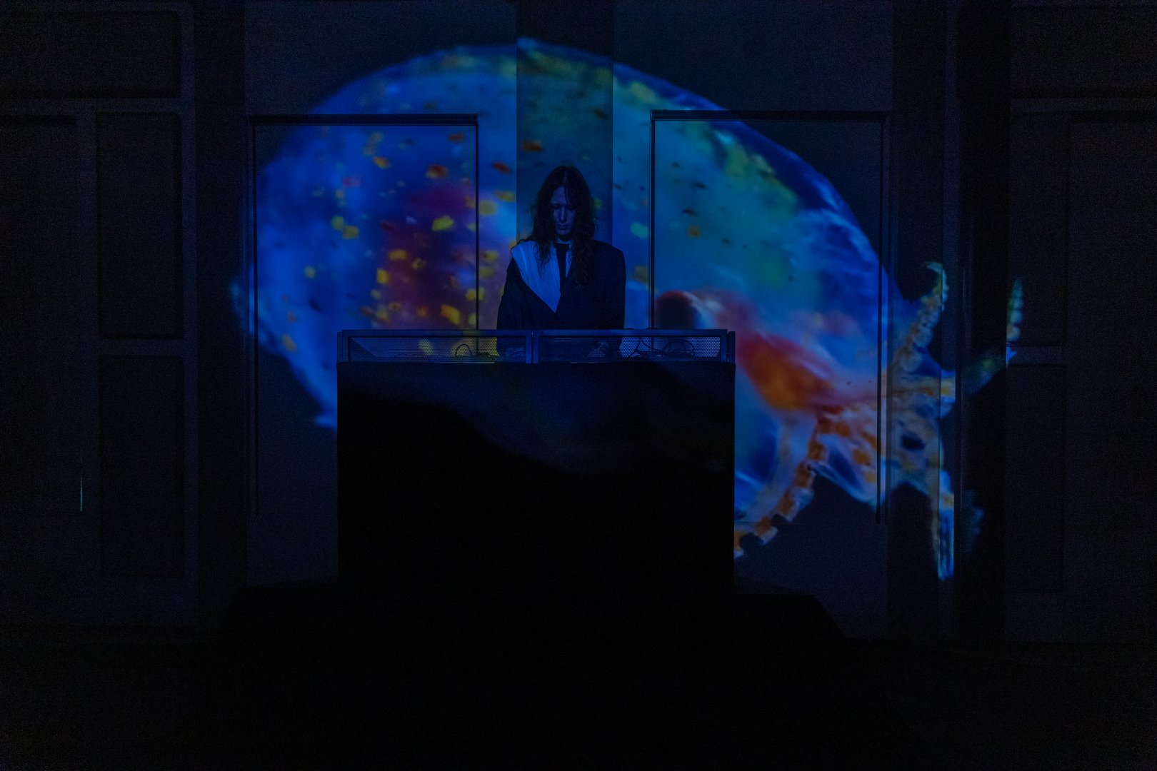 YARAT Müasir İncəsənət Məktəbinin ikinci buraxılış tələbələrinin “SONLUQDAN SONSUZLUĞA” yekun sərgsini təqdim etdi (FOTO)