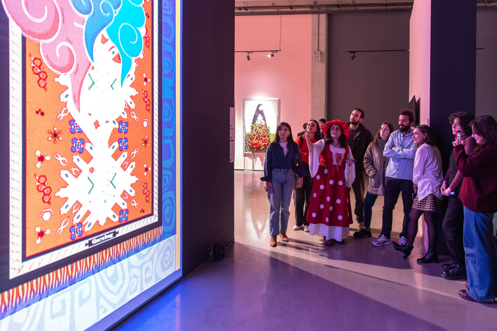 YARAT Müasir İncəsənət Məktəbinin ikinci buraxılış tələbələrinin “SONLUQDAN SONSUZLUĞA” yekun sərgsini təqdim etdi (FOTO)