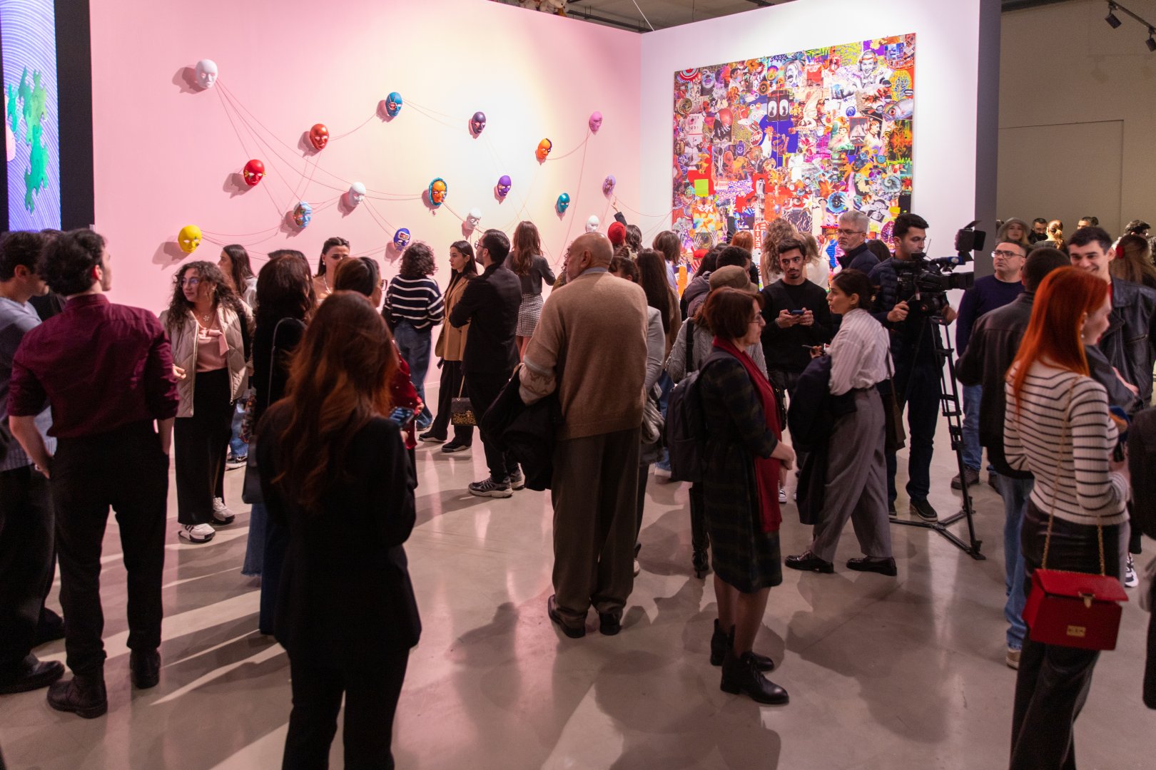 YARAT Müasir İncəsənət Məktəbinin ikinci buraxılış tələbələrinin “SONLUQDAN SONSUZLUĞA” yekun sərgsini təqdim etdi (FOTO)