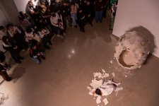 YARAT Müasir İncəsənət Məktəbinin ikinci buraxılış tələbələrinin “SONLUQDAN SONSUZLUĞA” yekun sərgsini təqdim etdi (FOTO)