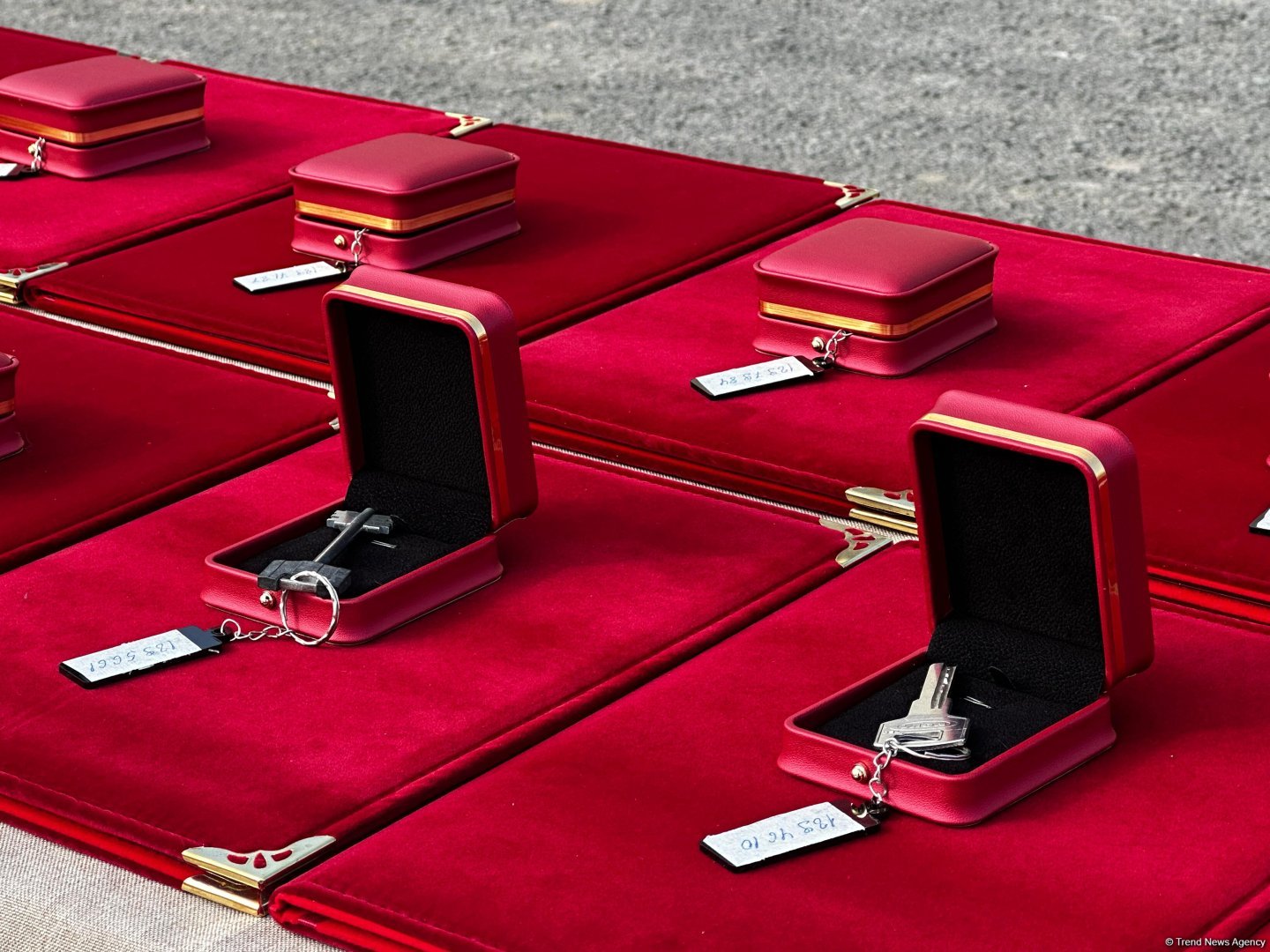 Xocalı sakinlərinə evlərinin açarları təqdim edildi (FOTO)