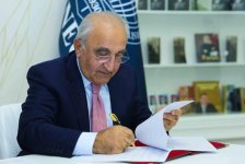 UNEC ilə Böyük Britaniyanın De Montfort Universiteti arasında memorandum imzalanıb (FOTO)