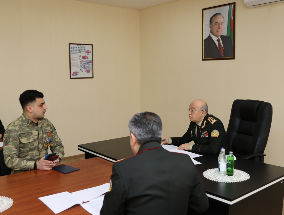 Fövqəladə hallar naziri Kəmaləddin Heydərov Xızı şəhərində vətəndaşları qəbul edib (FOTO)