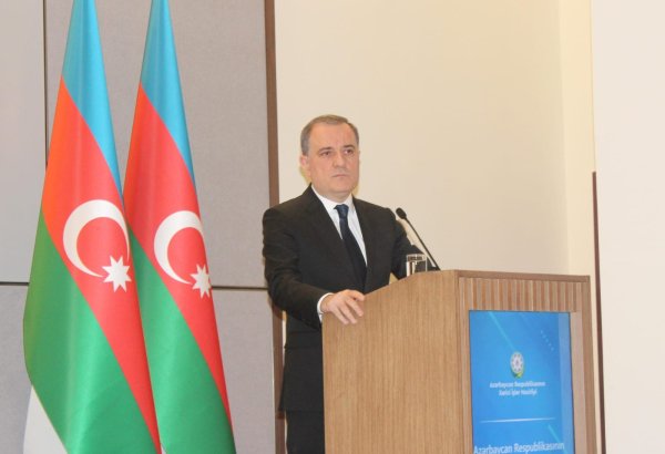 Nəqliyyat sahəsində Azərbaycan, Türkiyə və Özbəkistan arasında yol xəritəsi imzalanıb - Ceyhun Bayramov