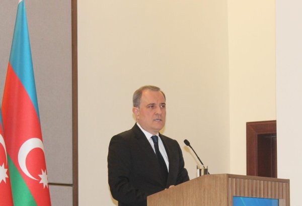 Ceyhun Bayramov Özbəkistana işgüzar səfərə yola düşüb