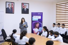 Azercell-in “Təhlükəsiz internet” layihəsi rəqəmsal təhlükəsizliyi gücləndirir (FOTO)