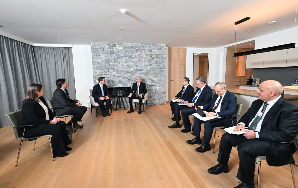 Prezident İlham Əliyev Davosda “OliverWyman Group” şirkətinin Baş icraçı direktoru ilə görüşüb (FOTO/VİDEO)