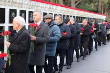 Səhiyyə Nazirliyinin rəhbərliyi və kollektivi 20 Yanvar şəhidlərinin əziz xatirəsini ehtiramla yad ediblər (FOTO)