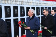Azərbaycan xalqı 20 Yanvar faciəsi qurbanlarının əziz xatirəsini yad edib (FOTO)