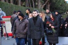 Azərbaycan xalqı 20 Yanvar faciəsi qurbanlarının əziz xatirəsini yad edib (FOTO)
