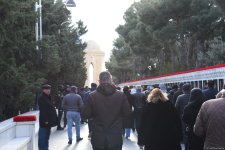 Azərbaycan xalqı 20 Yanvar faciəsi qurbanlarının əziz xatirəsini yad edib (FOTO)
