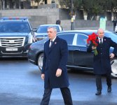 Azərbaycan xalqı 20 Yanvar faciəsi qurbanlarının əziz xatirəsini yad edib (FOTO)