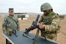 Hərbi vəzifəlilərlə keçirilən təlim toplanışı davam edir (FOTO/VİDEO)