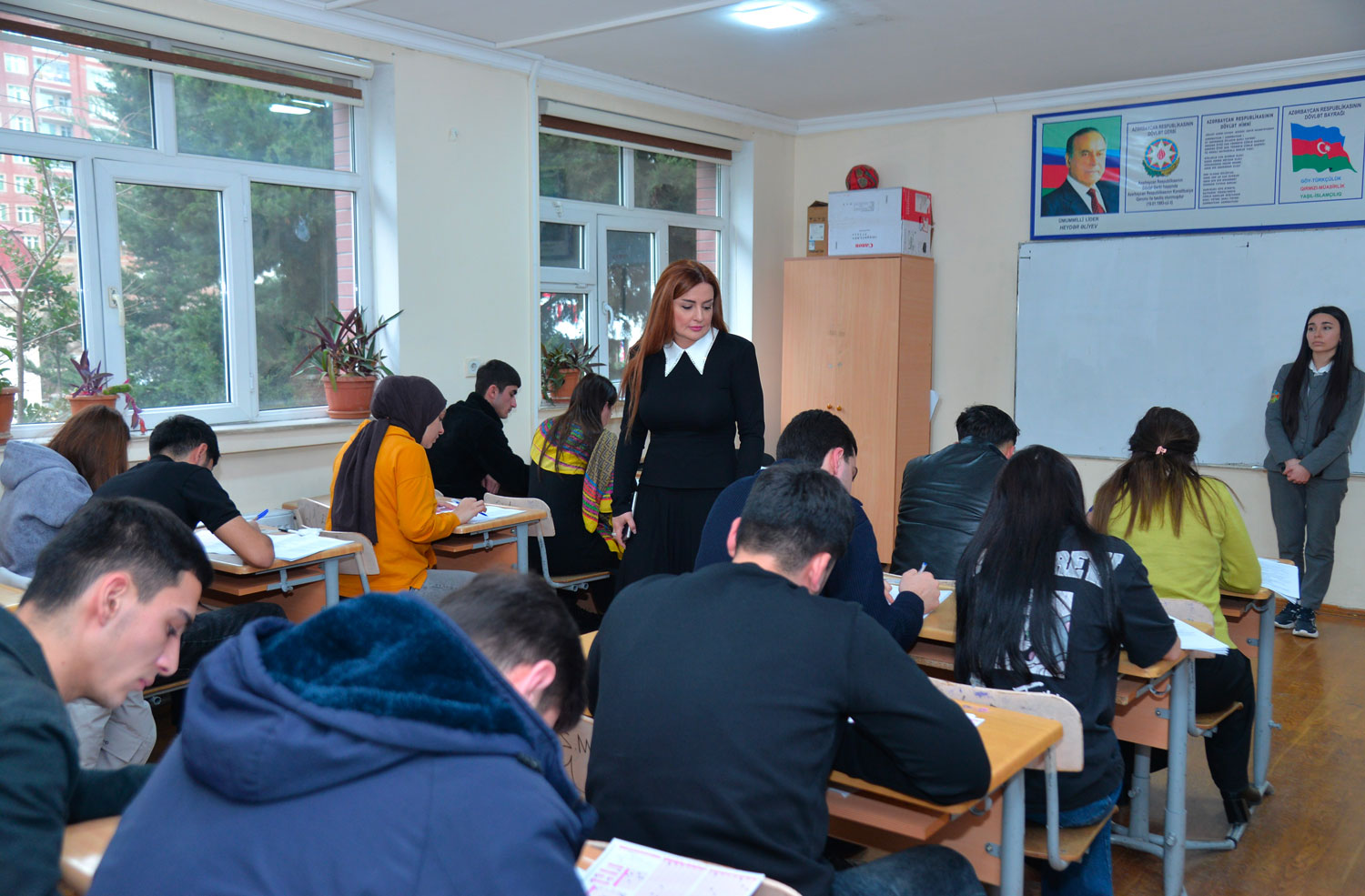 9 və 11-ci sinifi başa vura bilməyən şəxslər üçün eksternat imtahanları keçirilib (FOTO)
