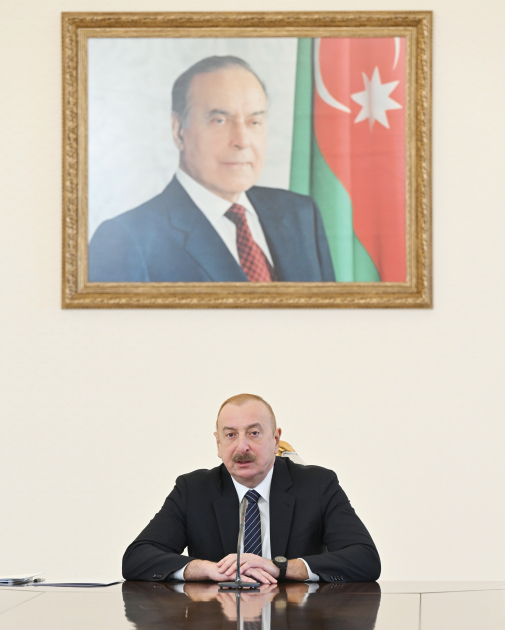 Prezident İlham Əliyev nəqliyyat məsələlərinə həsr olunmuş müşavirə keçirib (FOTO/VİDEO) (YENİLƏNİB-2)