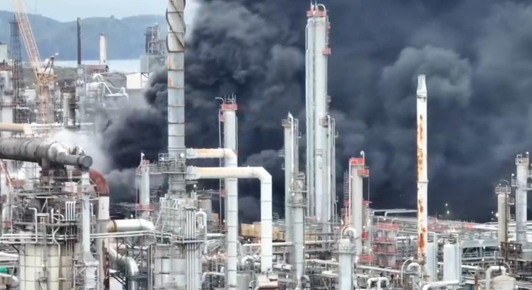 Kaliforniyada neft emalı zavodunda baş verən yanğında azı 3 nəfər xəsarət alıb (VİDEO)