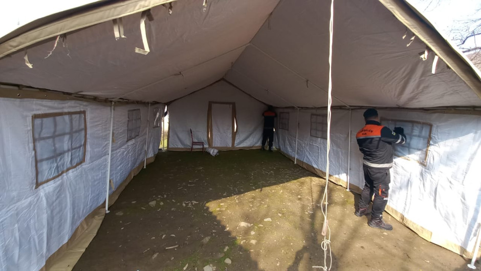 Lənkəranda evi yanan sakinə çadır qurulub (FOTO/VİDEO)