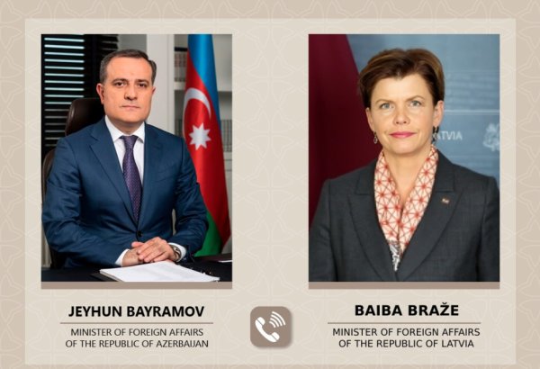 Ceyhun Bayramov latviyalı həmkarı ilə iki ölkə arasında gündəlikdə duran məsələləri müzakirə edib