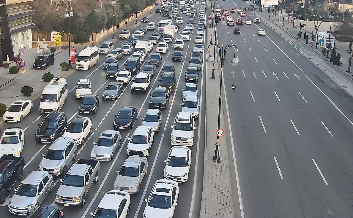 Sürücülərin NƏZƏRİNƏ: Paytaxtın bir sıra yollarında tıxac var - SİYAHI (ƏLAVƏ OLUNUB)