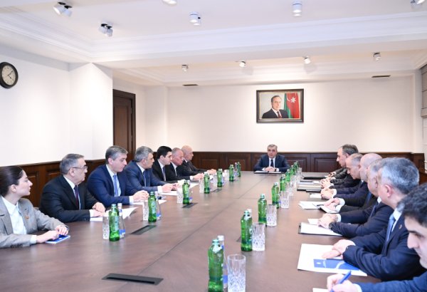 Korrupsiyaya qarşı mübarizə üzrə Komissiyanın iclası keçirilib (FOTO)