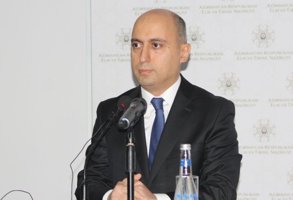 20 il əvvəllə müqayisədə bu gün üç dəfə daha çox gənc təhsil alır - Nazir