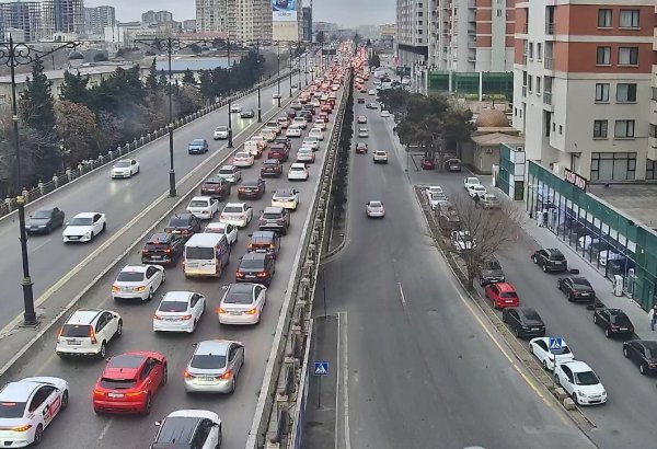 Sürücülərin NƏZƏRİNƏ: Bakıda bu yollarda sıxlıq var - SİYAHI (FOTO)