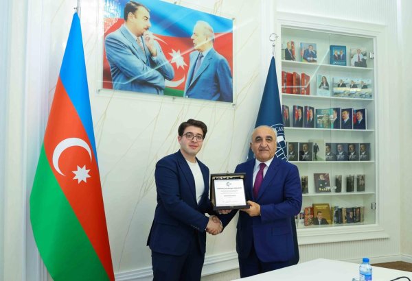 UNEC "Yenilikçi və İnkişaf Mükafatı"na layiq görülüb (FOTO)