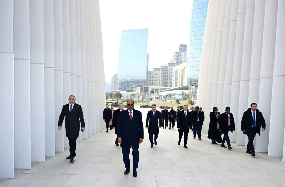 Somali Prezidenti Bakıda Zəfər parkını ziyarət edib (FOTO)