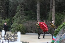 Türkiyənin Azərbaycandakı yeni səfiri Fəxri və Şəhidlər xiyabanlarını ziyarət edib (FOTO)