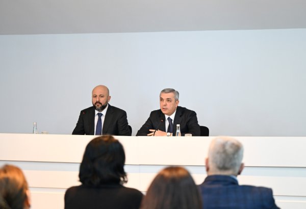 Samir Nuriyev “İçərişəhər” Dövlət Tarix-Memarlıq Qoruğu İdarəsi İdarə Heyətinin yeni sədrini kollektivə təqdim edib (FOTO)