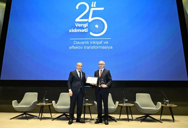 Bank Respublika Dövlət Vergi Xidmətinin 25 illiyinə həsr olunmuş tədbirdə xüsusi mükafat qazanıb (FOTO)