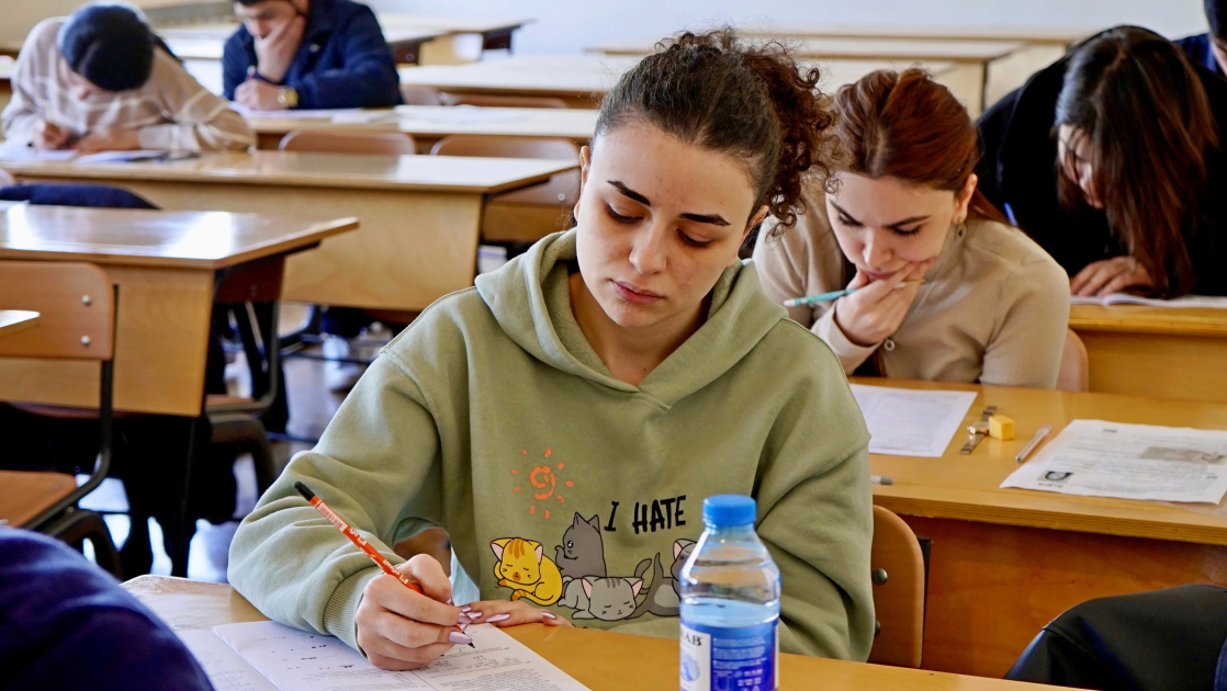 Ali təhsil müəssisələrinin magistraturalarına qəbul imtahanı keçirilib (FOTO)