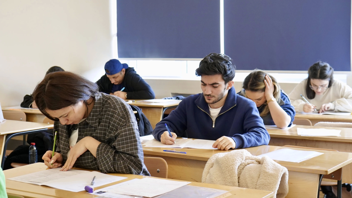 Ali təhsil müəssisələrinin magistraturalarına qəbul imtahanı keçirilib (FOTO)